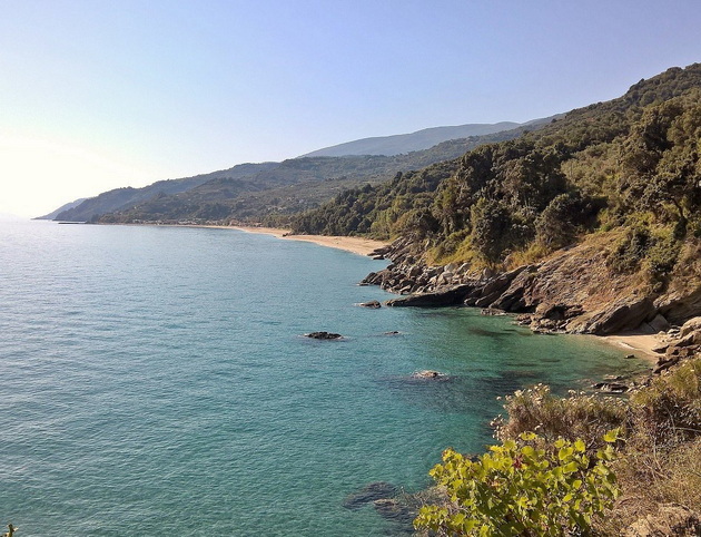 top-7-najubavi-plazhi-na-polustrovot-pelion-vo-grcija-koj-stanuva-popularen-kaj-makedoncite-07.jpg