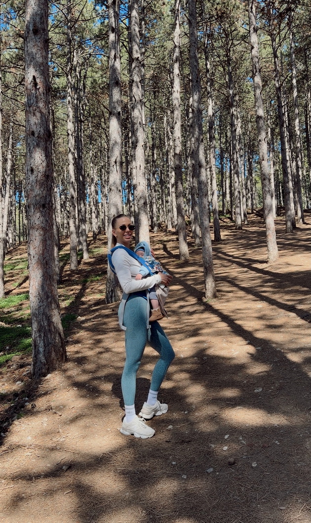 angela-maslov-kjerka-mi-prvite-6-godini-od-zhivotot-gi-mina-na-aljaska-sin-mi-se-rodi-vo-ohrid-zoshto-chekav-8-godini-za-vtoro-07.jpeg