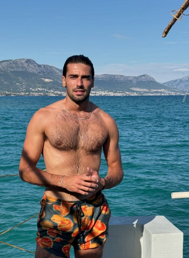 edna-od-najbogatite-pejachki-vo-regionot-bleska-vo-bikini-na-plazha-po-raskinuvanjeto-so-19-godini-pomladiot-dechko-11.jpg