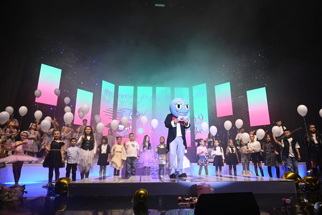 irena-soprugata-na-klavijaturistot-filip-stevanovski-od-dnk-so-nego-go-organiziravme-festivalot-veselo-shturche-02.jpeg