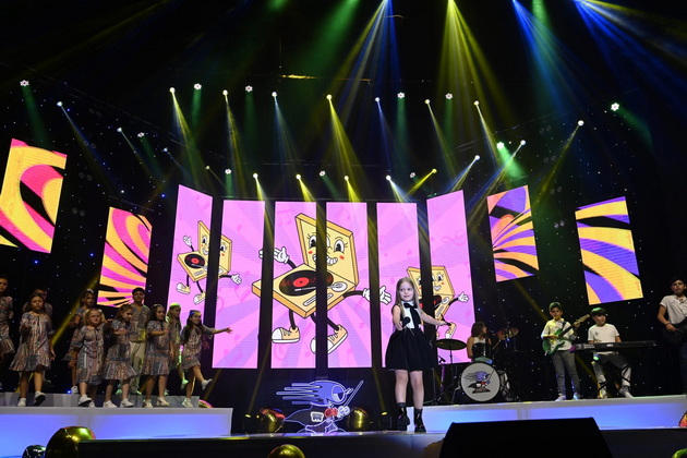 irena-soprugata-na-klavijaturistot-filip-stevanovski-od-dnk-so-nego-go-organiziravme-festivalot-veselo-shturche-10.jpeg