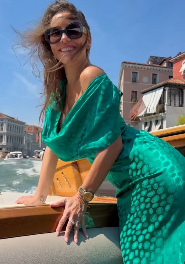 ljupka-mitrova-bleska-so-elegancija-vo-venecija-se-vozi-vo-brotche-se-fali-so-chanel-kjesite-noze-vo-skut-kaj-soprugot-16.jpg