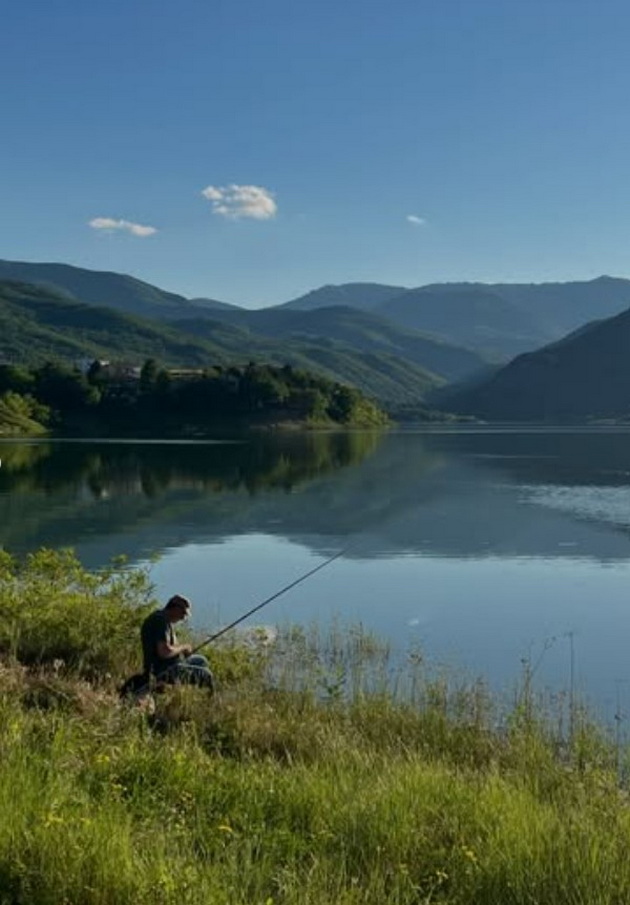 makedonija-naj-ubava-si-dechko-velosipedist-dojde-od-stranstvo-i-ni-go-pokazha-toa-duri-se-bricheshe-na-poljana-10.jpg