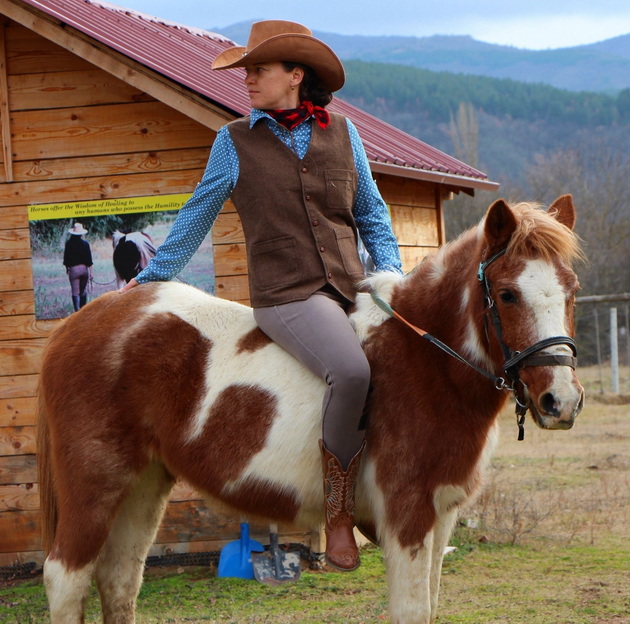 makedonka-se-vrati-od-njujork-i-spasuva-povredeni-i-napushteni-zhivotni-ima-ranch-kaj-kriva-palanka-07.jpg