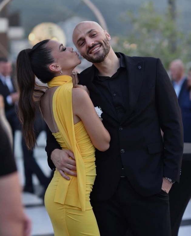 mandar-ima-maka-mi-baraa-iznuda-na-pari-1-500-evra-a-reket-ne-plakjam-po-se-shto-mi-se-sluchi-vo-vojska-09_copy.jpg