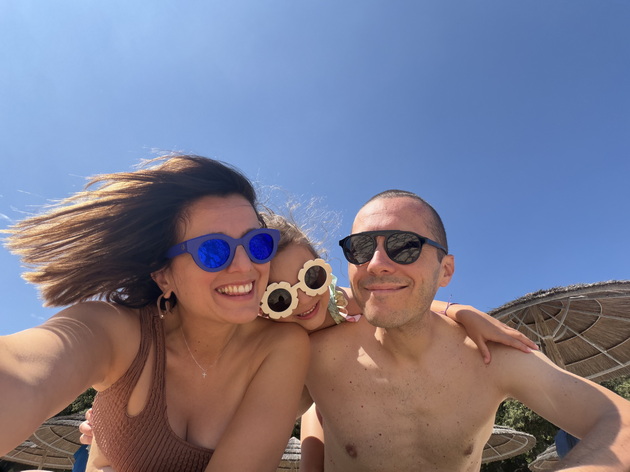 na-odmor-so-aleksandra-p-ilievska-vo-porech-ima-prirodni-senki-vodata-beshe-topla-za-jadran-lezhalkite-se-7-evra-05.jpeg
