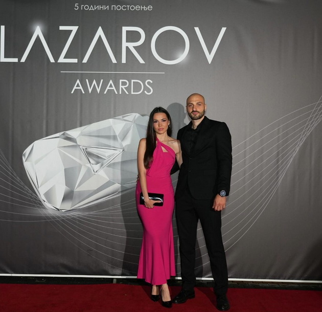 soprugata-na-mandar-po-poroduvanjeto-za-crnobelo-mi-pukna-vodenjakot-vo-2-po-polnokj-se-porodiv-po-10h-so-carski-rez-13.jpg