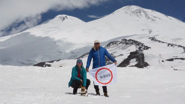 brachen-par-i-poznata-doktorka-megju-zaginatite-bosanci-na-elbrus-telata-na-planinarite-se-zaglaveni-na-planinata-video-03.JPG