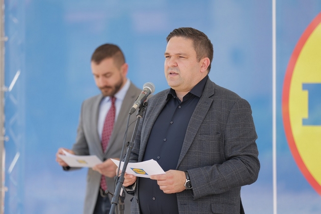 i-strumica-go-dobiva-svojot-lidl-postaven-kamen-temelnikot-na-noviot-market-03.JPG