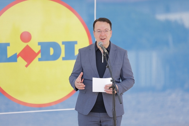 i-strumica-go-dobiva-svojot-lidl-postaven-kamen-temelnikot-na-noviot-market-04.JPG