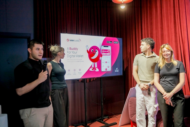 idninata-na-digitalnite-plakjanja-dobi-novi-avtori-iute-gi-proglasi-pobednicite-na-iutepay-studentskiot-inovaciski-predizvik-03.JPG