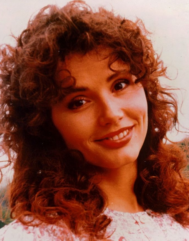mu-ja-lansira-karierata-na-bred-pit-pa-go-zavede-burniot-ljuboven-zhivot-na-edna-od-najpoznatite-akterki-od-1990-tite-03.JPG