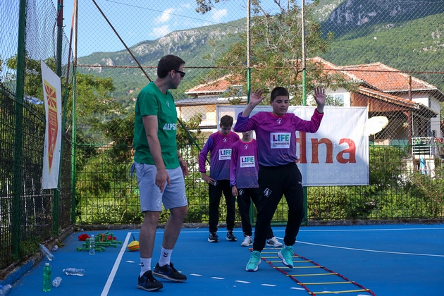 povekje-od-120-uchesnici-od-pet-drzhavi-go-otvorija-jubilejniot-kamp-40h20-vo-ohrid-03.JPG