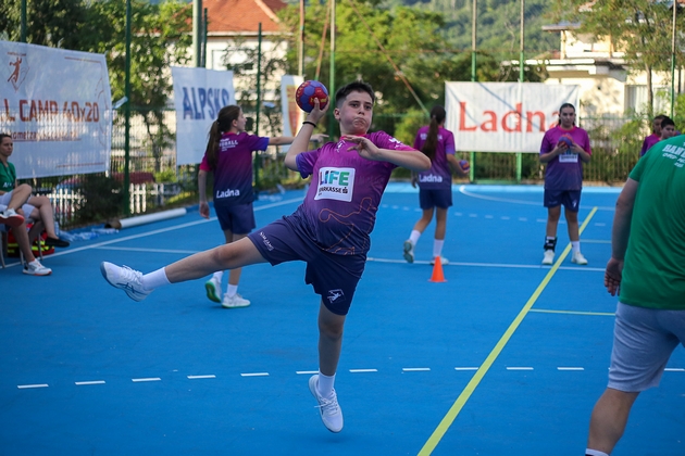 povekje-od-120-uchesnici-od-pet-drzhavi-go-otvorija-jubilejniot-kamp-40h20-vo-ohrid-05.JPG