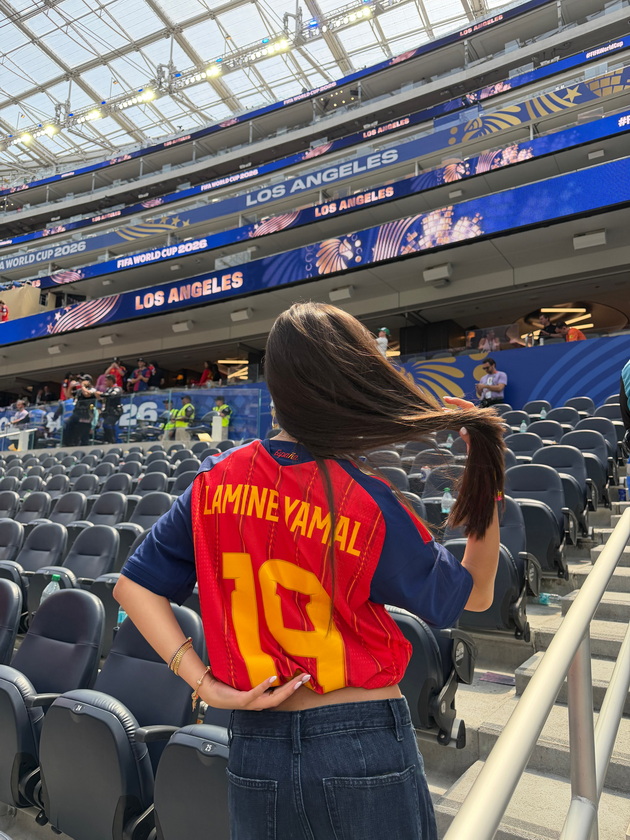 i-go-posveti-prviot-gol-na-svetsko-taa-javno-mu-izjavi-ljubov-koja-e-devojkata-na-lamin-jamal-so-koja-e-vo-vrska-od-maj-2026-04.jpg