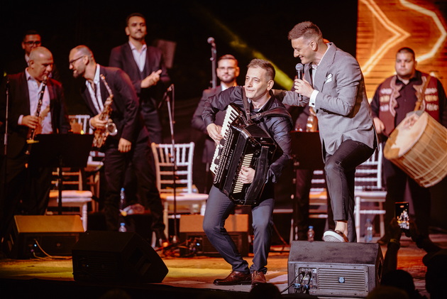 koncert-na-vlatko-miladinoski-i-zlatko-miladinoski-i-orkestarot-so-golem-koncert-vo-herakleja-vecher-vo-chest-na-makedonskata-pesna-02.jpg