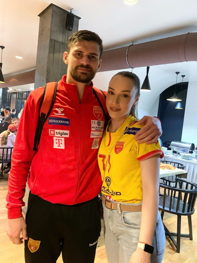 ljubovnata-prikazna-na-martin-serafimov-i-jana-kalajdjievska-se-zapoznavme-vo-rakometen-kamp-se-zaljubiv-gledajkji-go-so-topkata-vo-raka-04.jpg