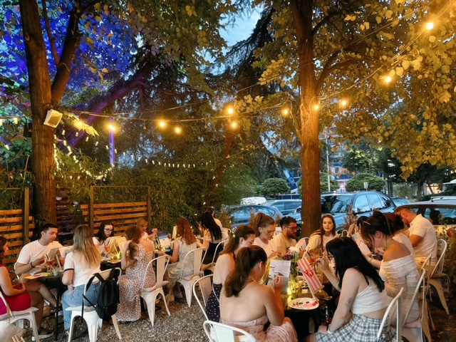 prva-rabotilnica-za-slikanje-so-vino-organizirana-od-bukstagramdjikata-melisa-3.jpeg