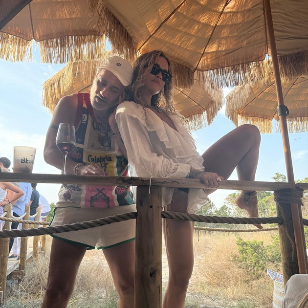 rita-ora-za-crnobelo-ponekogash-razmisluvam-kakov-bi-mi-bil-zhivotot-da-ostanev-na-balkanot-a-soprugot-sekoj-den-uspeva-da-me-nasmee-08.jpg