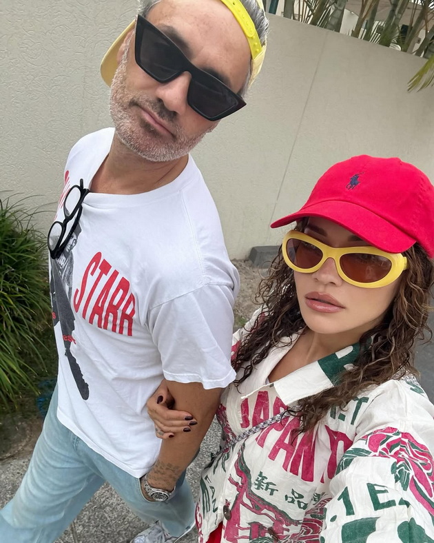 rita-ora-za-crnobelo-ponekogash-razmisluvam-kakov-bi-mi-bil-zhivotot-da-ostanev-na-balkanot-a-soprugot-sekoj-den-uspeva-da-me-nasmee-14.jpg