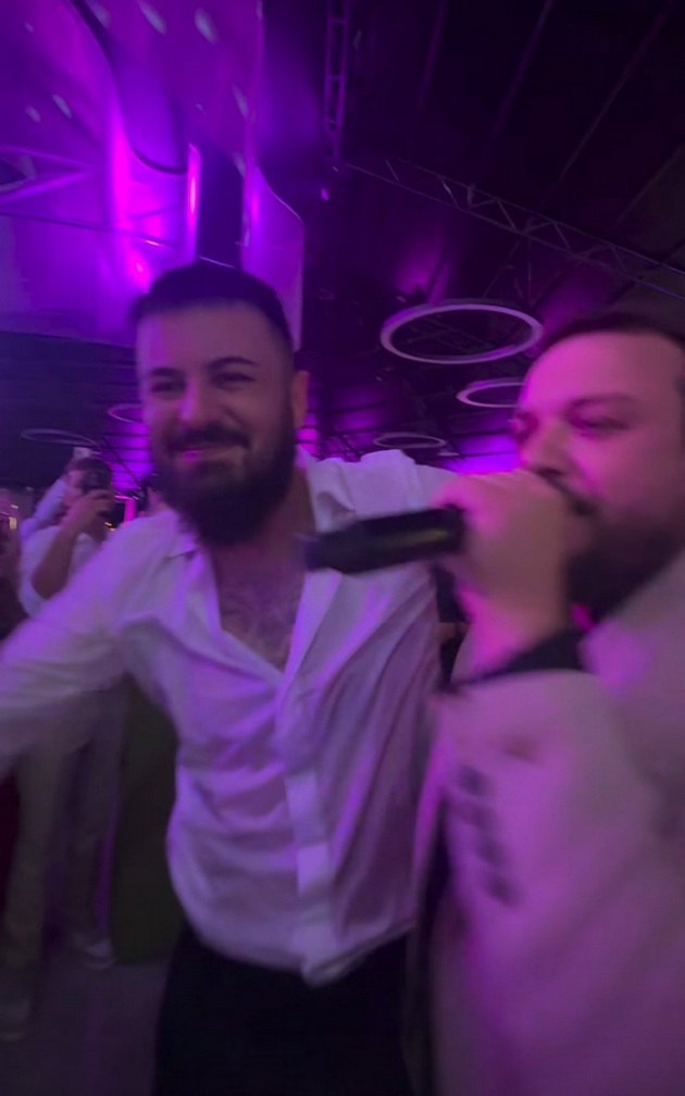 se-ozheni-tajzi-nevestata-vo-bajkovita-venchanica-cela-estrada-mu-dojde-na-svadba-peeshe-so-slatkar-pajak-2bona-12.jpg