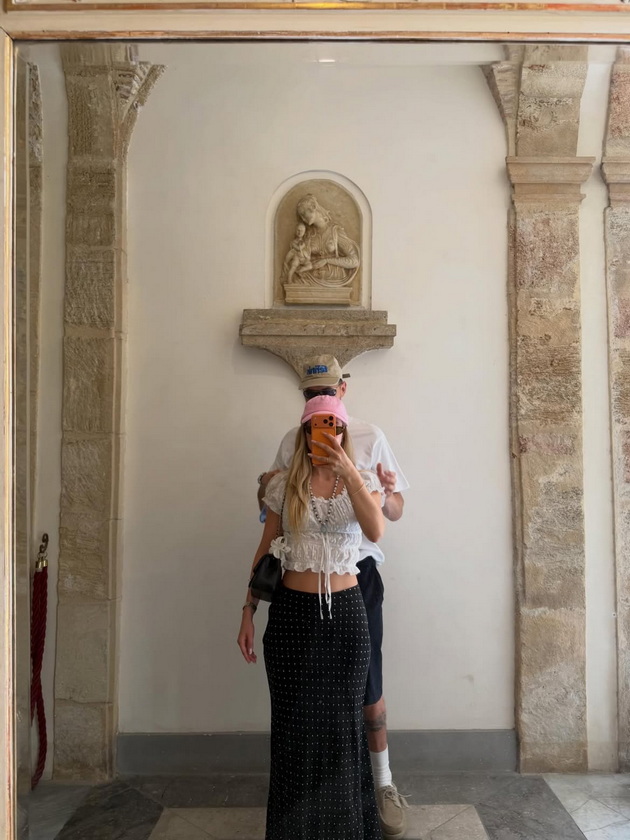 stole-dimitrievski-i-soprugata-uzhivaat-na-meden-mesec-vo-palermo-po-raskoshnata-svadba-vo-skopje-16.jpg