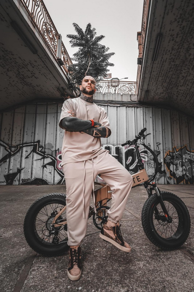 urban-lik-filip-od-skopje-e-mazh-so-vpechatliv-moden-stil-vljubenik-vo-fitnes-i-tetovazhi-20.jpg