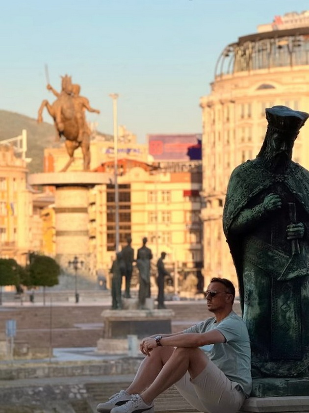 ushte-eden-stranec-voodusheven-od-brutalistichkata-arhitektura-vo-skopje-gradot-e-kako-muzej-na-otvoreno-02.jpg