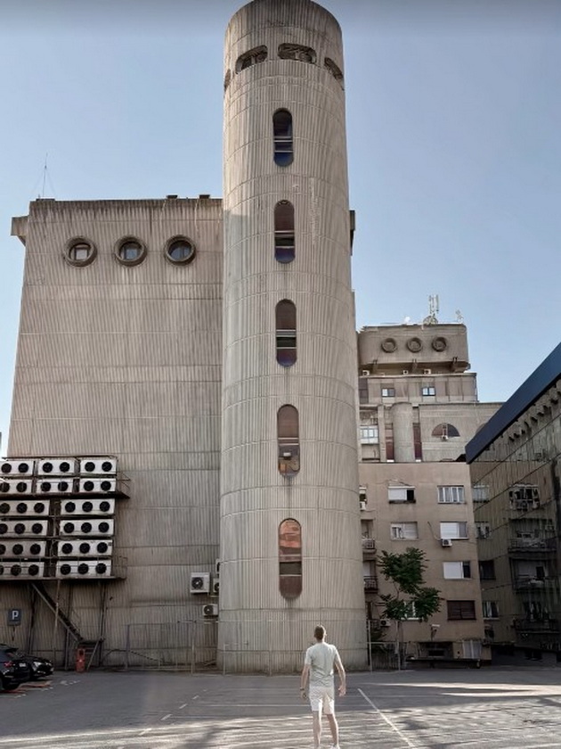 ushte-eden-stranec-voodusheven-od-brutalistichkata-arhitektura-vo-skopje-gradot-e-kako-muzej-na-otvoreno-04.jpg