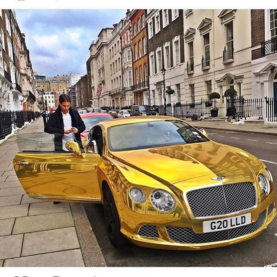 Красивая жизнь россия. Золотая машина. Машины богачей. Богатая жизнь. Роскошные машины.