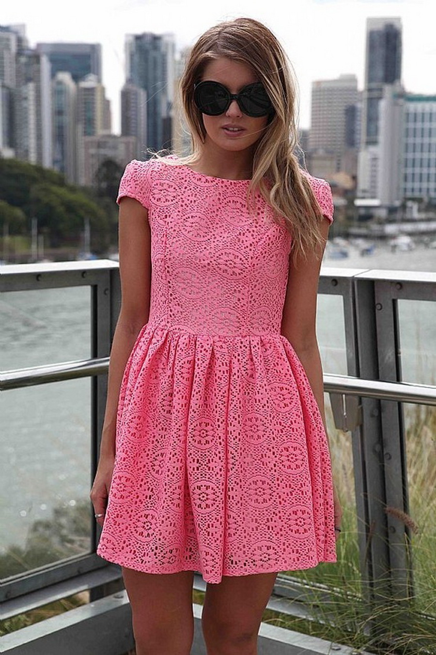 Розовое летнее платье. Платье розовое. Розовое кружевное платье. Платье ярко-розовое.