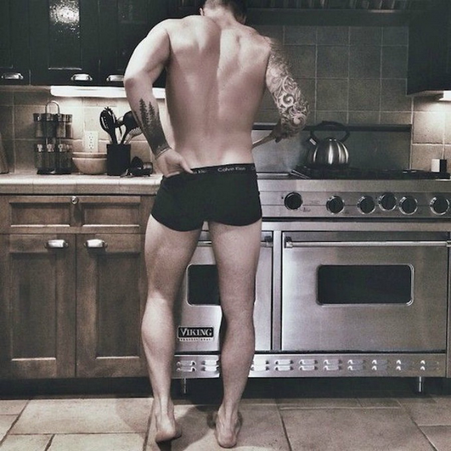 Секси мажи во кујна: Која не би ги посакала за вечера? (фото) .