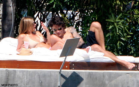 aniston_and_mayer