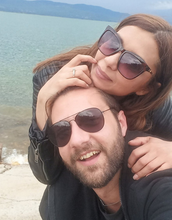 Емра Куртишова за љубовта со сопругот Петар: „Ме запроси на мојот роденден, доцневме на сопствената свадба“